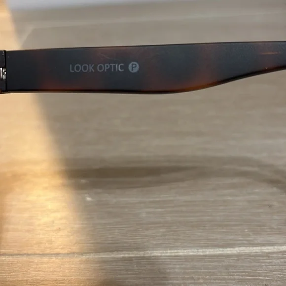 Look optic laurel Stylish Tortoiseshell Sunglasses - Picture 7 of 11